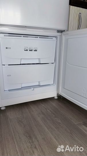 Холодильник бу pozis