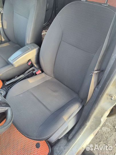Комплект передних сидений Renault Duster,Terrano