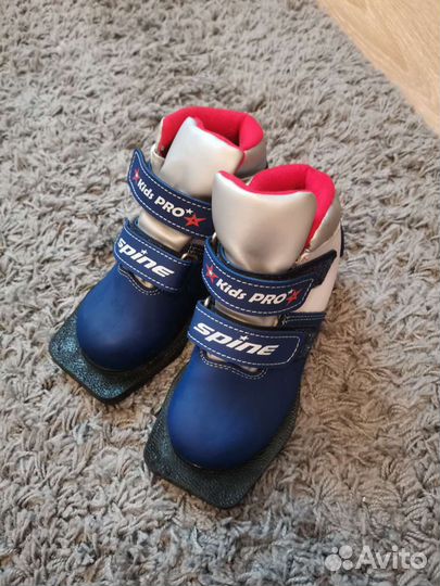 Лыжные ботинки 30