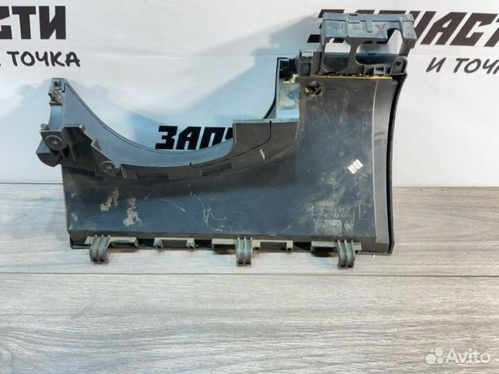 Накладка на торпедо передняя левая Opel Astra H