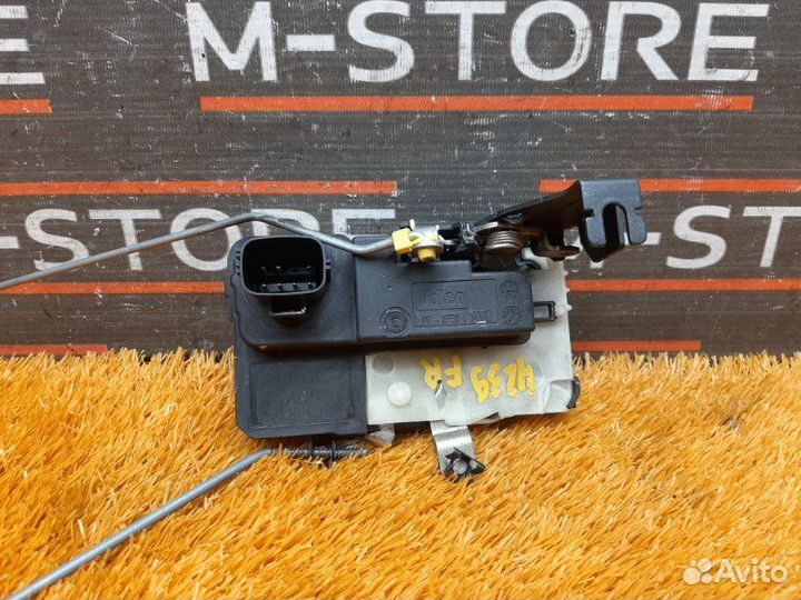 Замок двери передний правый Volvo Xc90 C95 B6324S5