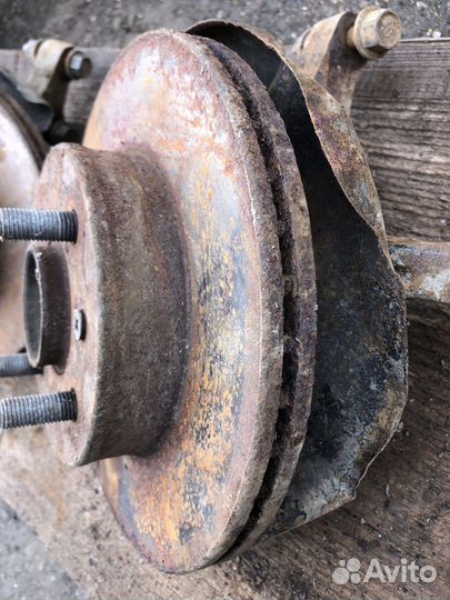 Hyundai accent кулак поворотный