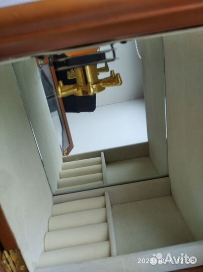 Шкатулка для украшений новая, подарок