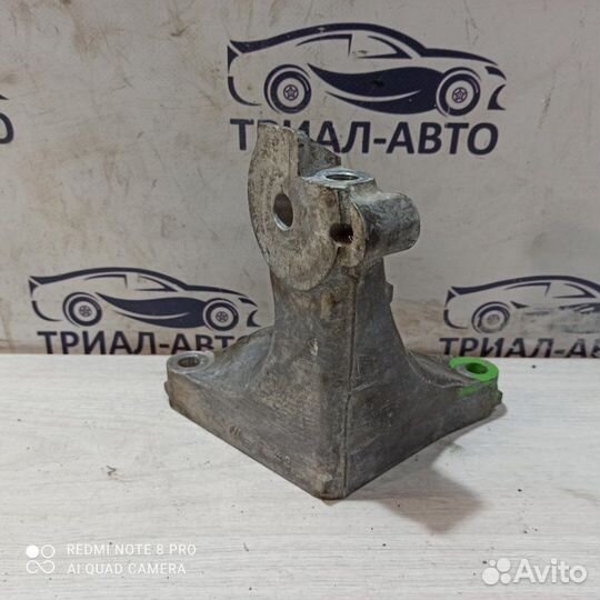 Кронштейн Outback