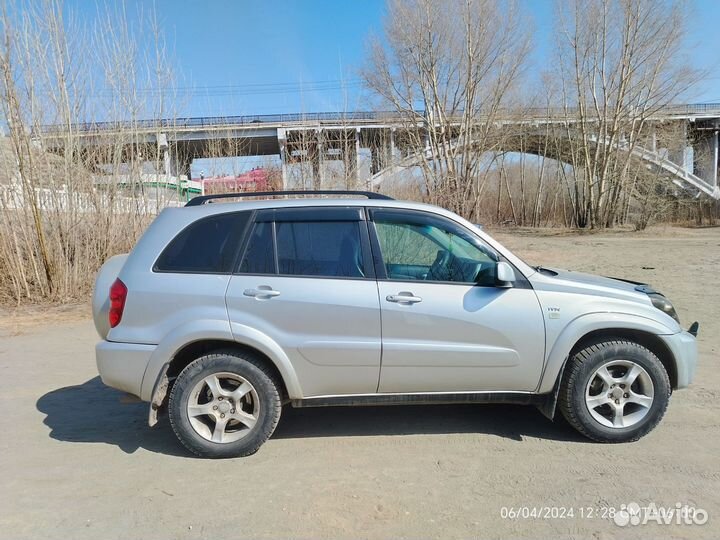 Toyota RAV4 2.0 МТ, 2004, 306 000 км