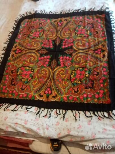 Павловопосадский шерстяной платок