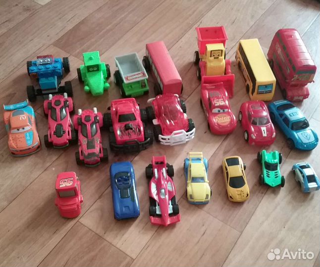 Развивающие игрушки. Машины, лодки, поезда