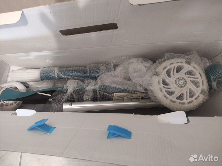 Самокат детский трехколесный новый