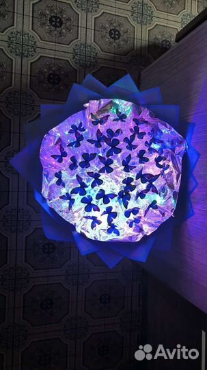 Букет из бабочек светящийся