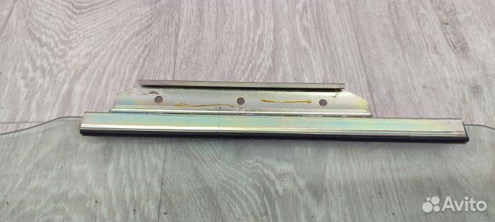 Стекло заднее левое Toyota Avensis T25 1zzfe 2006