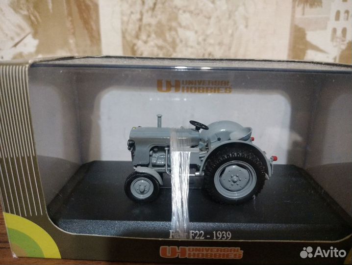 Тракторы Universal Hobbies