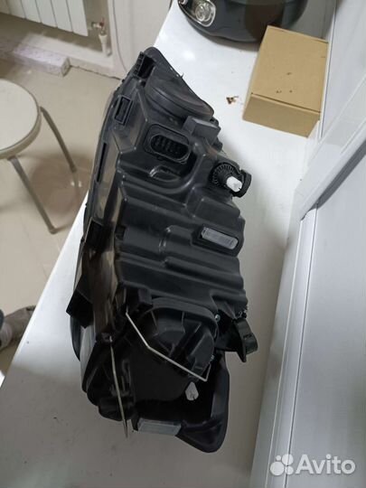 Фара Volkswagen Polo правая 10-15Г