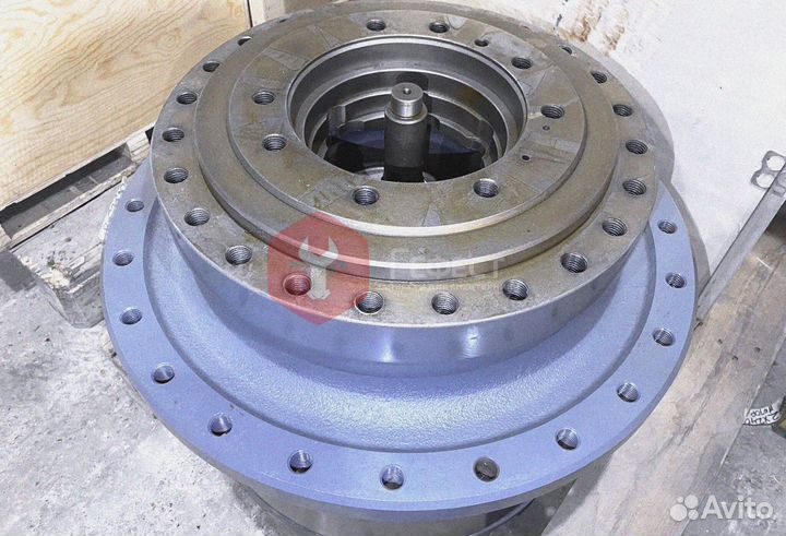 Бортовой редуктор Komatsu 207-27-00590