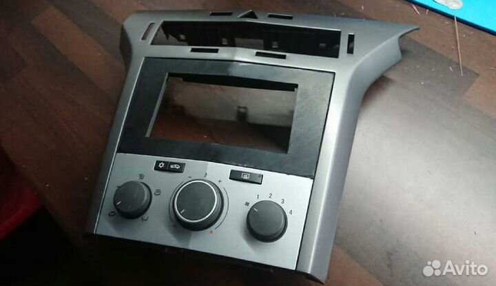 Рамка дисплея CID Opel Astra H