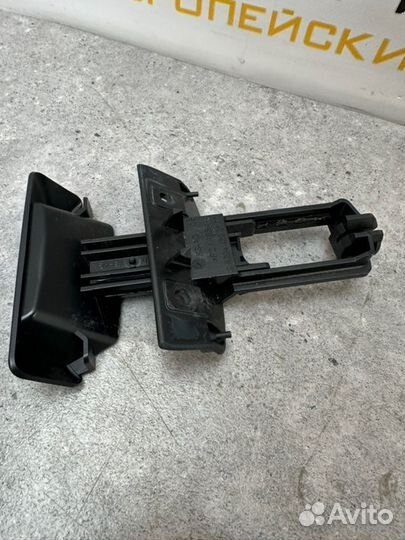 Рычаг стояночного тормоза Mercedes-Benz Glk300