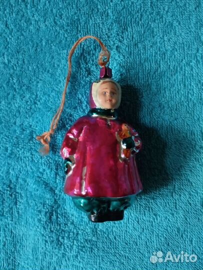 Ёлочная игрушка СССР. Девочка с куклой