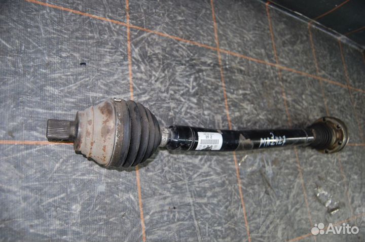 Полуось передняя правая - Skoda Octavia A7