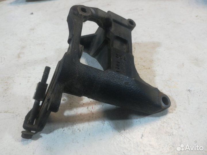 Кронштейн передний Toyota Land Cruiser Prado