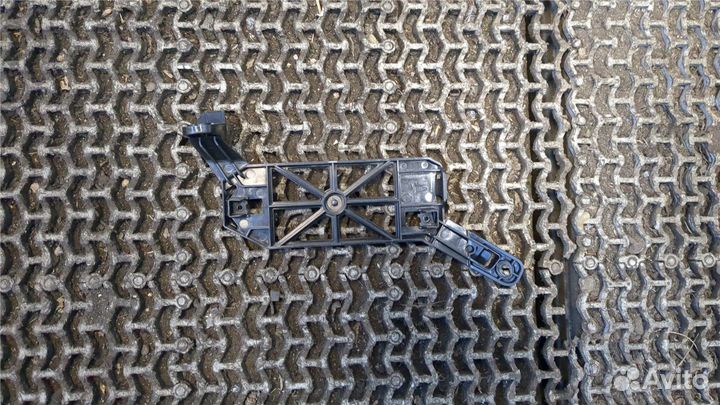 Кронштейн Porsche Taycan 2019 –, 2020