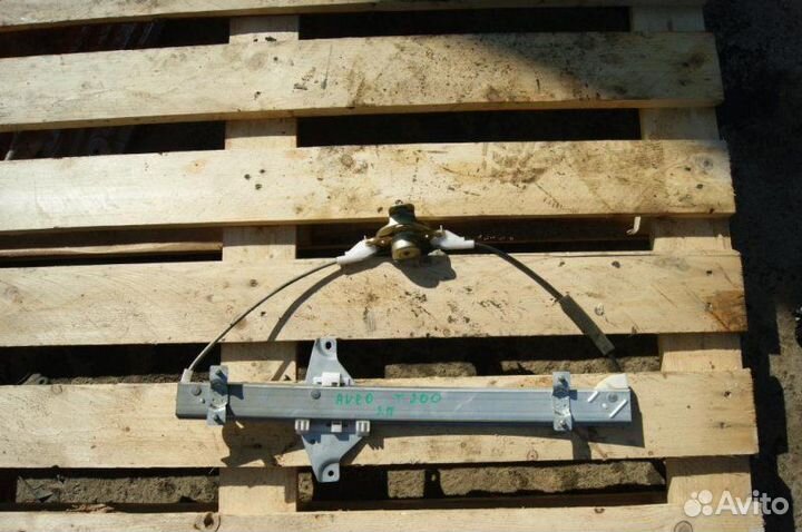 Стеклоподъемник механ. задний правый Chevrolet