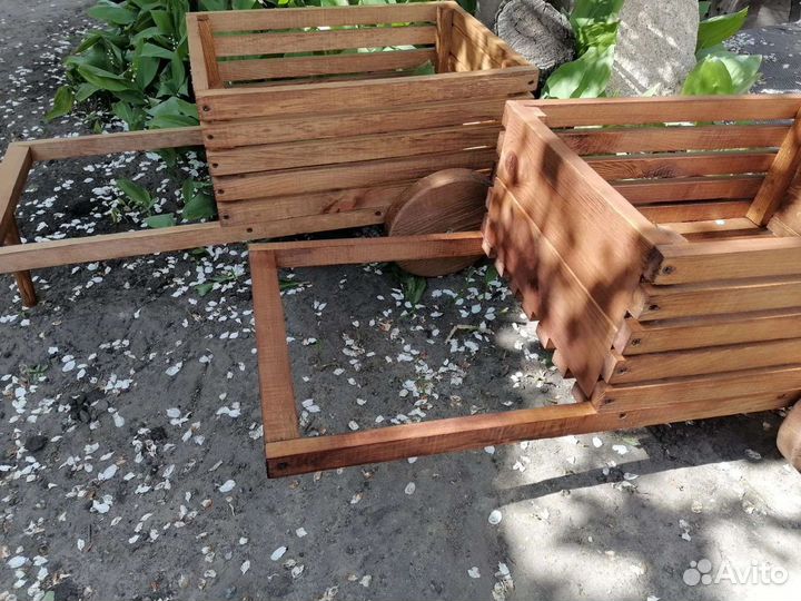 Декоративная телега для сада