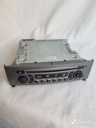 Консоль Peugeot 308