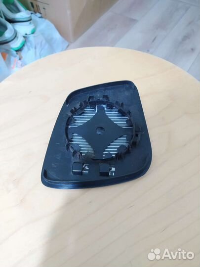 Стекло зеркала Мерседес A3148575 левое