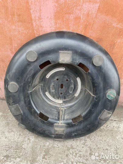 Кожух запасного колеса Toyota Rav 4
