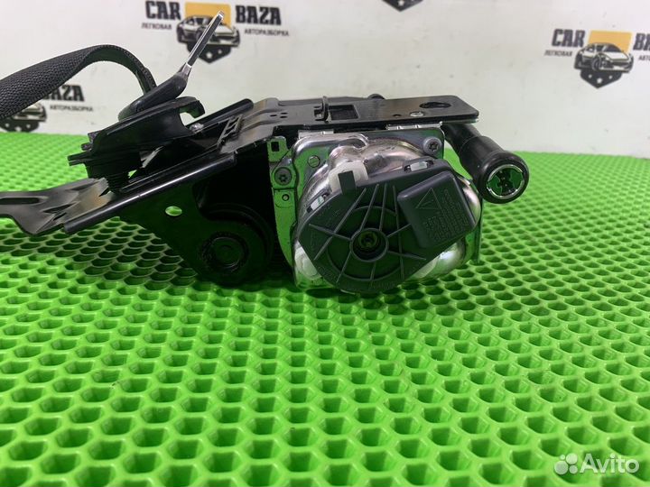 Ремень безопасности передний правый R