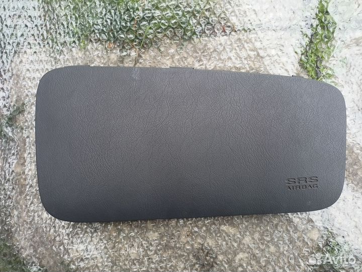 Накладка подушки безопасности переднего пассажира
