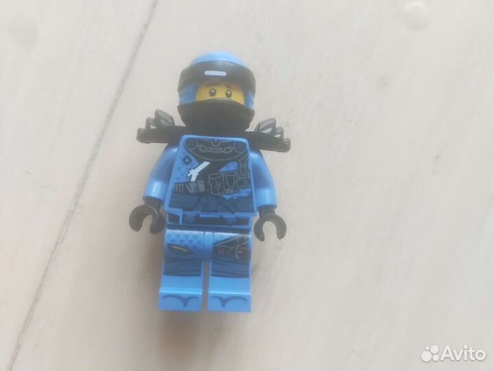 Бракованная деталь Лего(читайте описание)