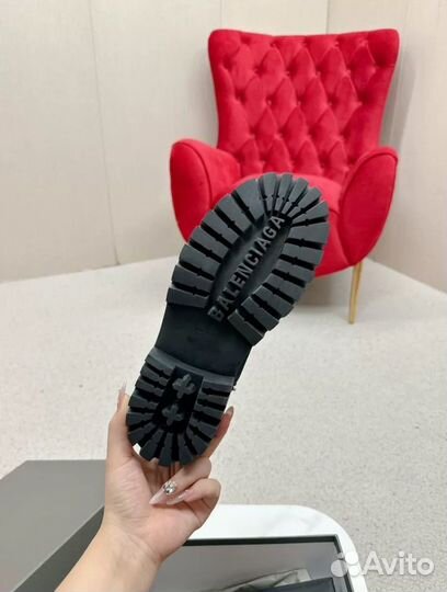 Balenciagastrike boots