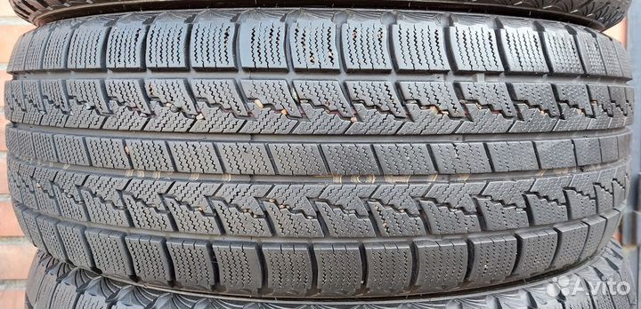 Nexen Winguard Ice 215/60 R16