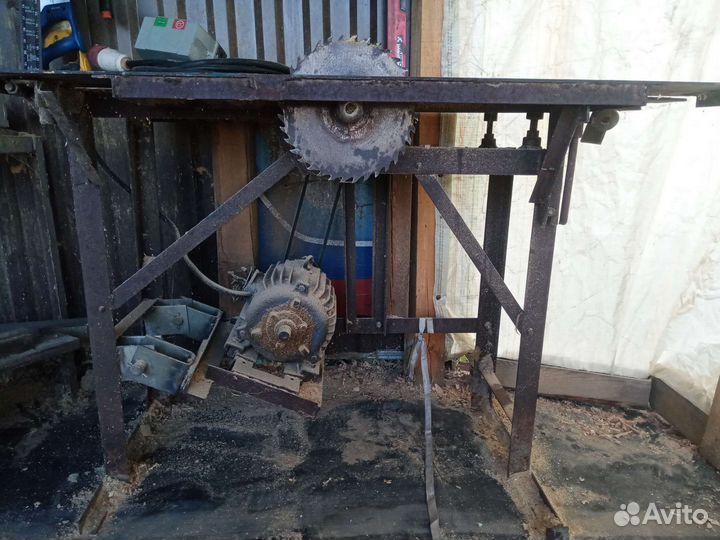 Станок деревообрабатывающий
