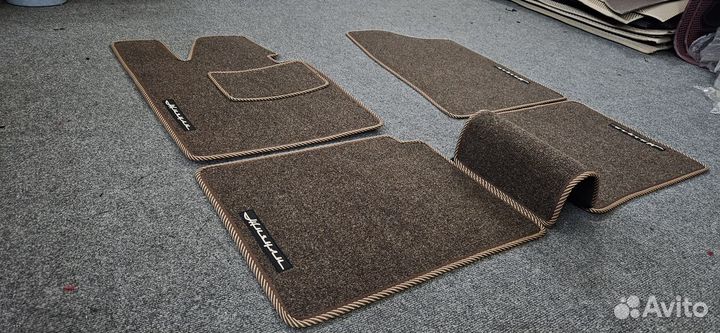 Автоковрики для Ваз 2103 педаль газа на полу