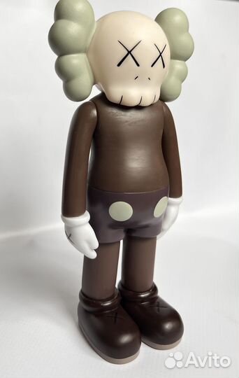 Коллекционные игрушки kaws