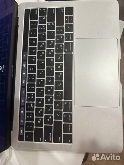Macbook pro 13 2018 256gb 8 RAM