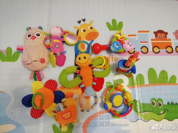 Игрушки для малышей пакетом