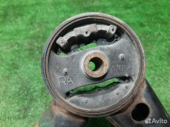 Опора (подушка) двигателя задняя Mitsubishi Grand