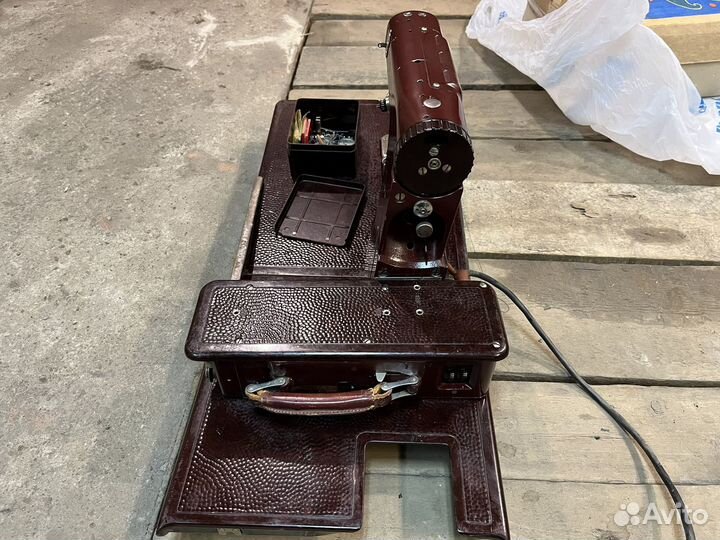 Швейная машина freia