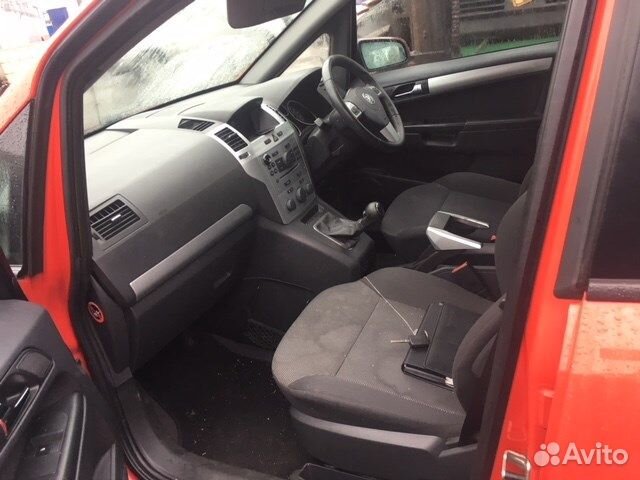 Разбор на запчасти Opel Zafira B