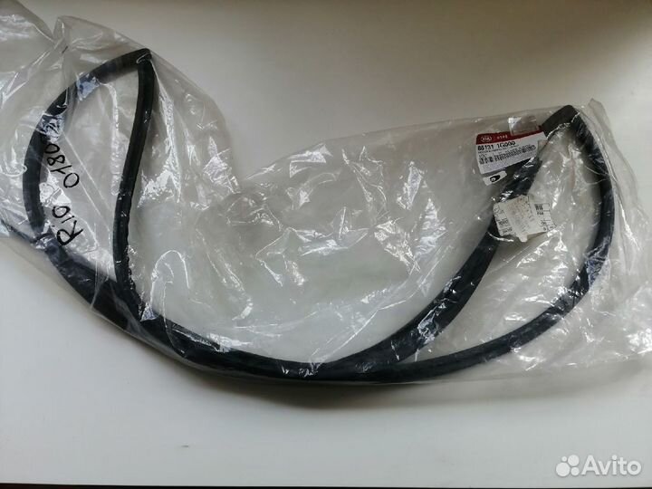 Уплотнитель ветрового стекла Kia Rio