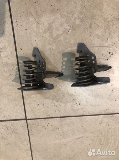 Крюк капота Bmw 5 E60