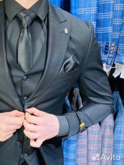 Мужской костюм черный не мнущийся