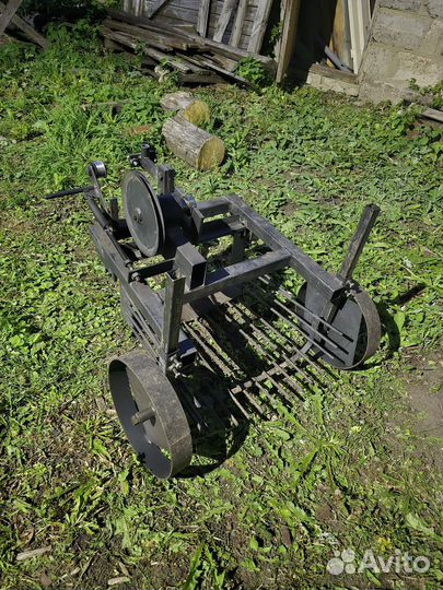 Картофелекопалкв вибрационная Huter