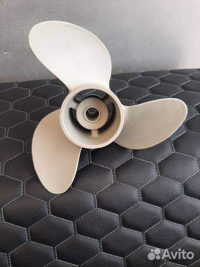Винт для лодочного мотора