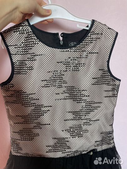 Платье нарядное для девочки 140