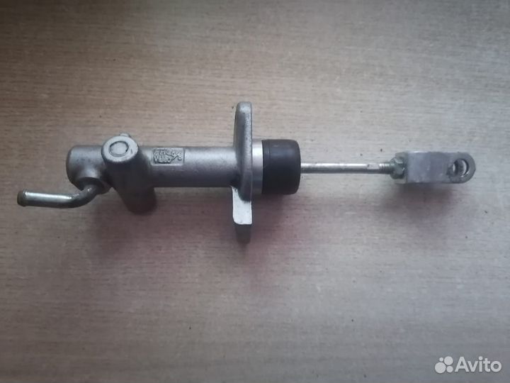 Главный цилиндр сцепления