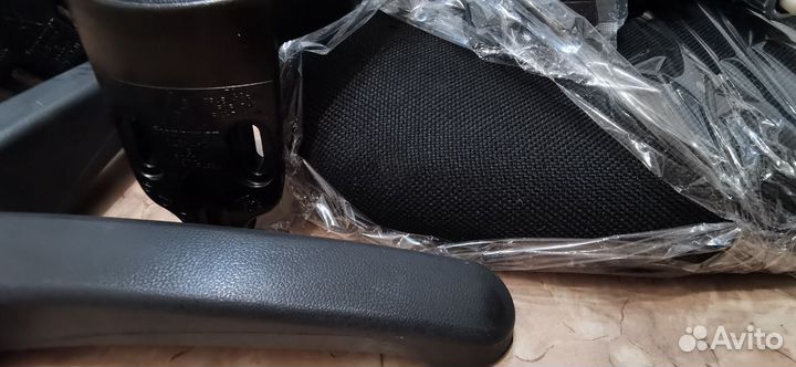 Кресло бюрократ cn-1300n