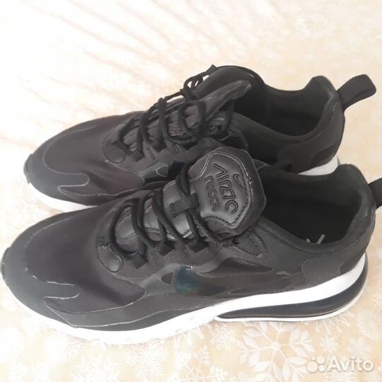 Кроссовки женские